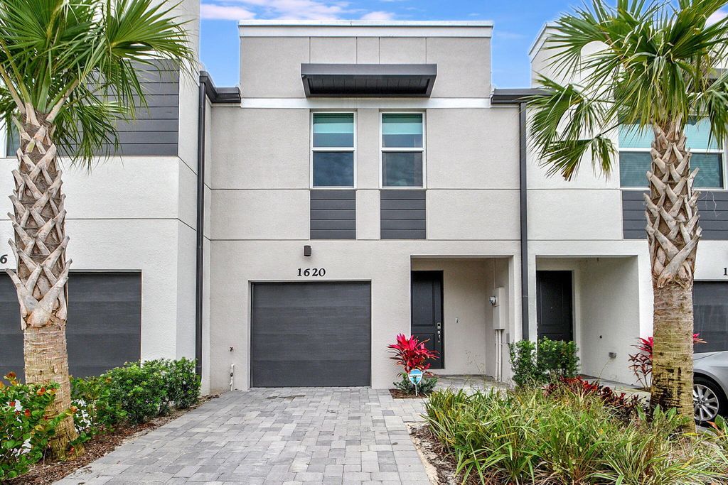 1620 Lindley Street, Mangonia Park, FL 33407