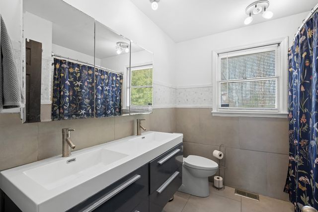 127 Sam Davis Dr, Springfield, TN 37172