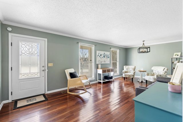 127 Sam Davis Dr, Springfield, TN 37172