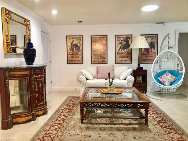 283 Cypress WAY W, Naples, FL 34110