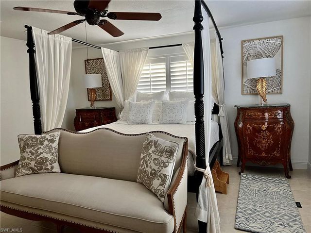 283 Cypress WAY W, Naples, FL 34110