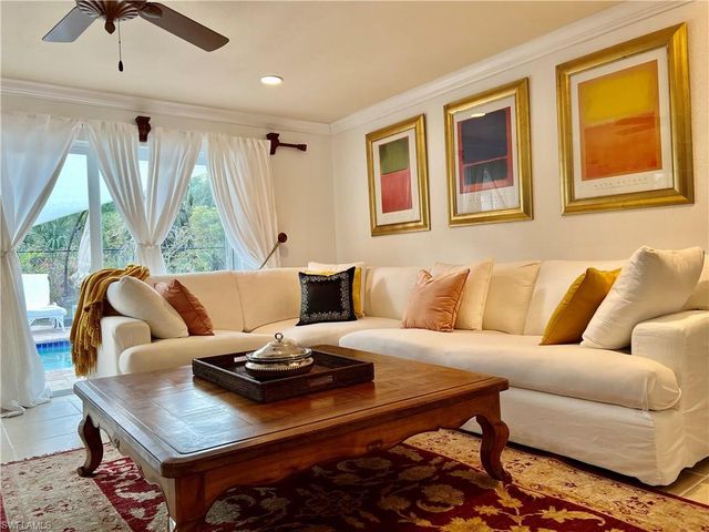 283 Cypress WAY W, Naples, FL 34110