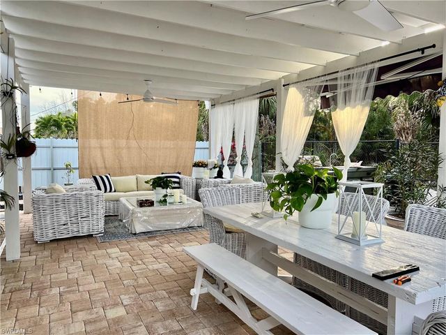 283 Cypress WAY W, Naples, FL 34110
