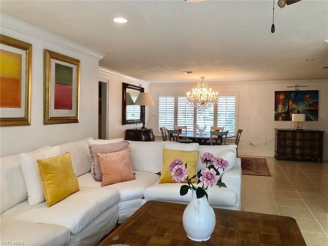 283 Cypress WAY W, Naples, FL 34110