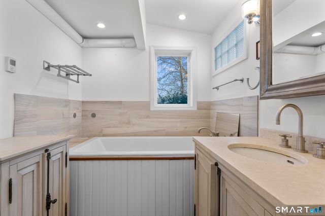 231 Pawson Road, Branford, CT 06405