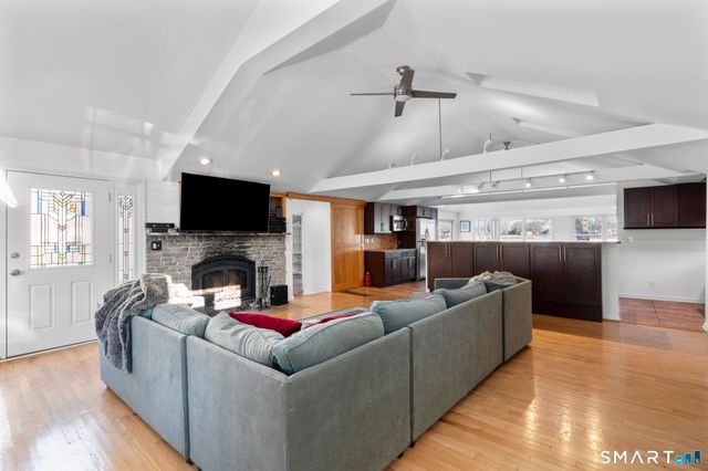 231 Pawson Road, Branford, CT 06405