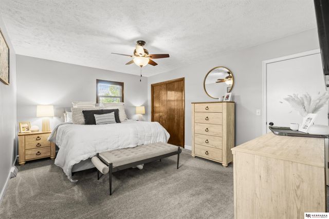 12118 Erskine Circle, Omaha, NE 68164
