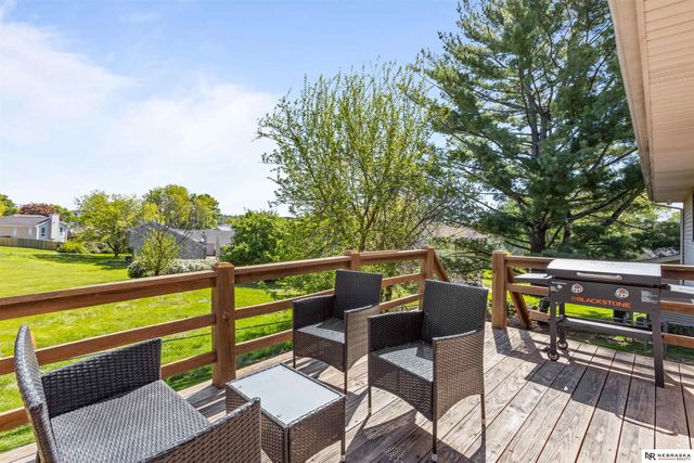 12118 Erskine Circle, Omaha, NE 68164