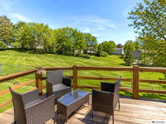12118 Erskine Circle, Omaha, NE 68164