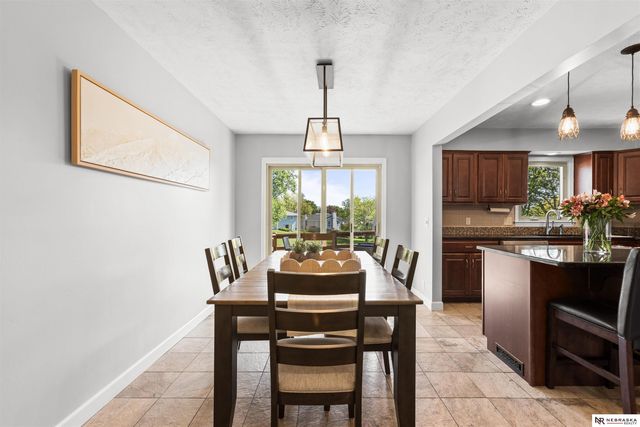 12118 Erskine Circle, Omaha, NE 68164