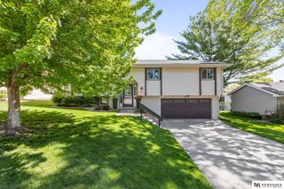 12118 Erskine Circle, Omaha, NE 68164