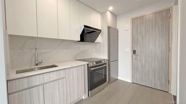 134-11 Franklin Avenue 4E, Flushing, NY 11355