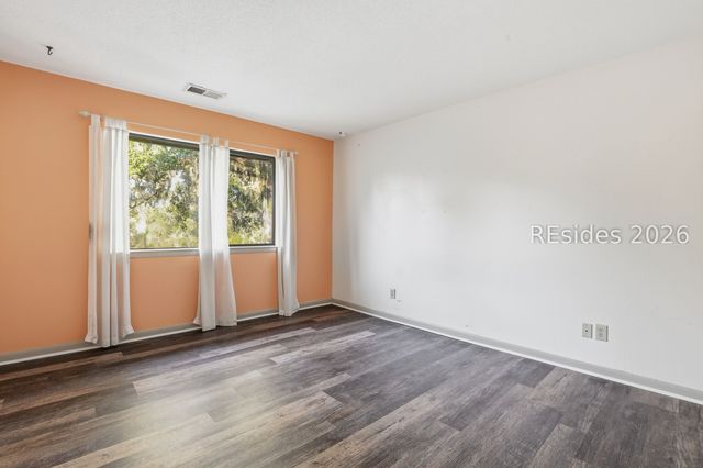 5 Gum Tree Rd Apt J16, Hilton Head Island, SC 29926