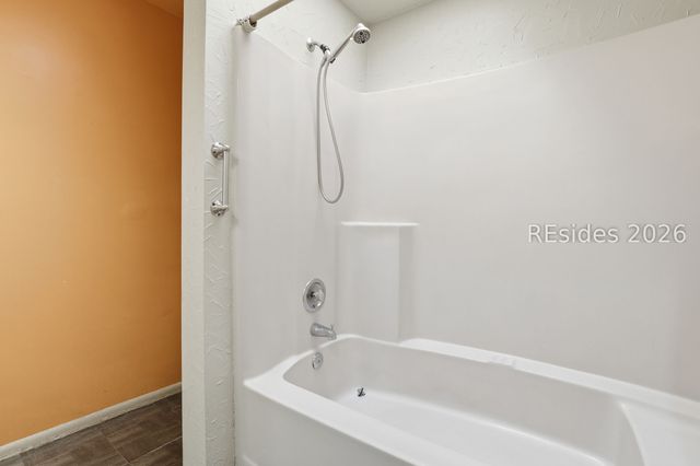 5 Gum Tree Rd Apt J16, Hilton Head Island, SC 29926