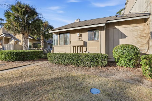 5 Gum Tree Rd Apt J16, Hilton Head Island, SC 29926