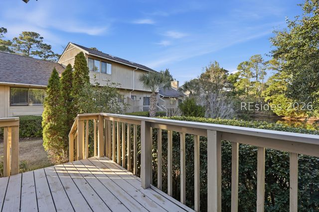 5 Gum Tree Rd Apt J16, Hilton Head Island, SC 29926