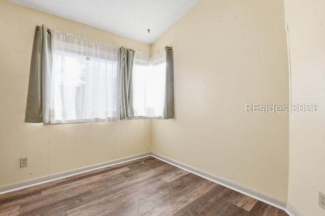 5 Gum Tree Rd Apt J16, Hilton Head Island, SC 29926