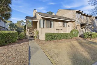 5 Gum Tree Rd Apt J16, Hilton Head Island, SC 29926
