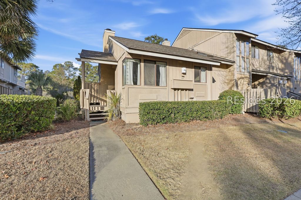 5 Gum Tree Rd Apt J16, Hilton Head Island, SC 29926