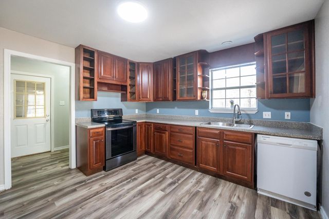 18770 Oakridge Drive, Cleveland, TX 77328