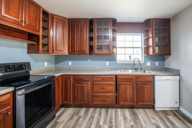 18770 Oakridge Drive, Cleveland, TX 77328