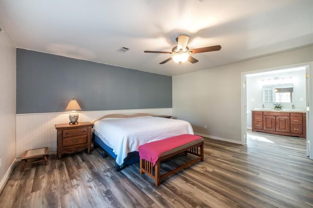 18770 Oakridge Drive, Cleveland, TX 77328