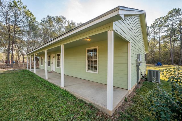 18770 Oakridge Drive, Cleveland, TX 77328