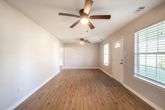 18770 Oakridge Drive, Cleveland, TX 77328