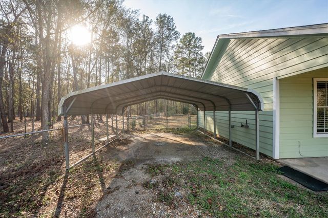 18770 Oakridge Drive, Cleveland, TX 77328