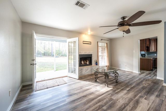 18770 Oakridge Drive, Cleveland, TX 77328