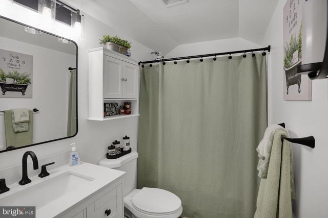 22 RAVINE DR, Shillington, PA 19607