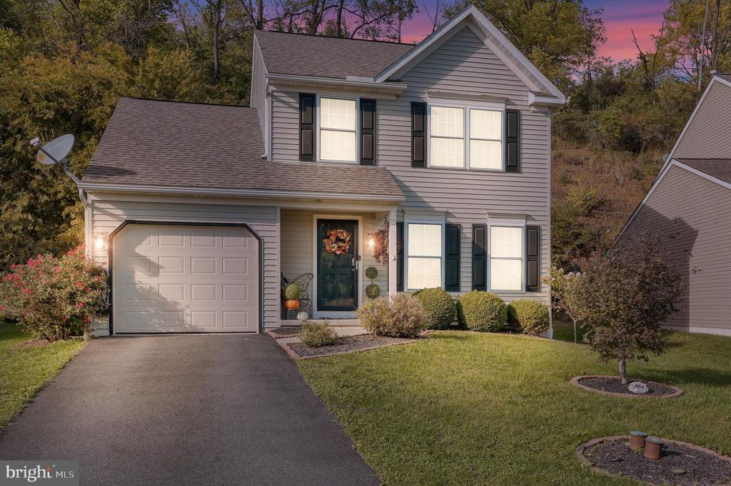 22 RAVINE DR, Shillington, PA 19607