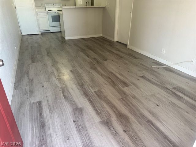 1381 East University Avenue 312, Las Vegas, NV 89119