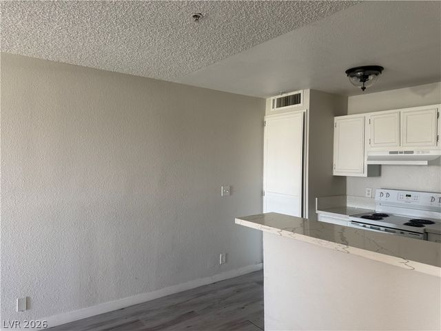 1381 East University Avenue 312, Las Vegas, NV 89119