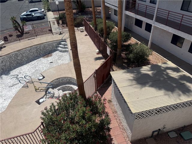 1381 East University Avenue 312, Las Vegas, NV 89119