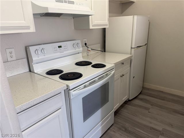 1381 East University Avenue 312, Las Vegas, NV 89119