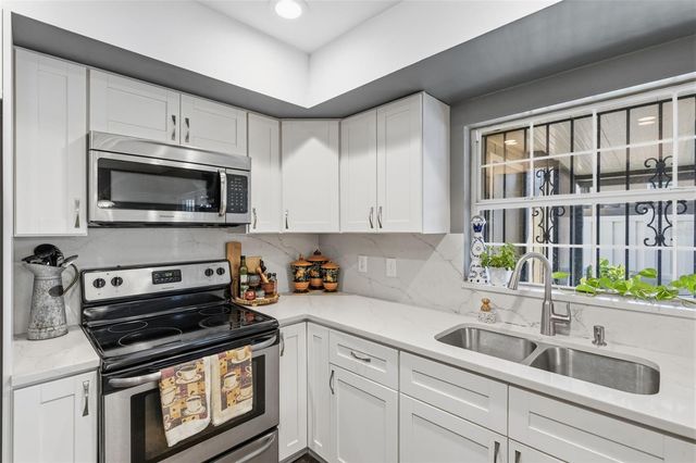7103 CORONADO COURT, Tampa, FL 33615