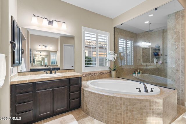 3781 E CHESTNUT Lane, Gilbert, AZ 85298
