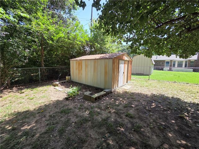 2880 N Sunny Lane, Fayetteville, AR 72703