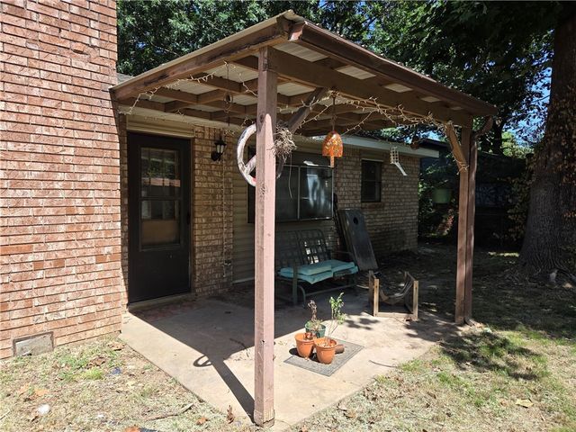 2880 N Sunny Lane, Fayetteville, AR 72703