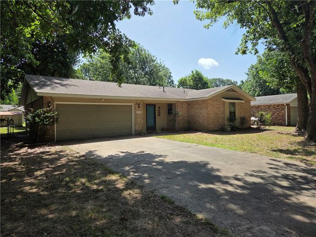 2880 N Sunny Lane, Fayetteville, AR 72703