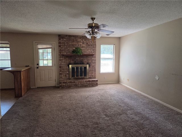 2880 N Sunny Lane, Fayetteville, AR 72703