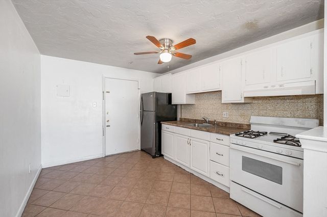 270 E Haverhill St 12, Lawrence, MA 01841