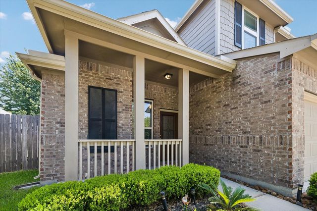 660 Oak Circle Drive E, Conroe, TX 77301