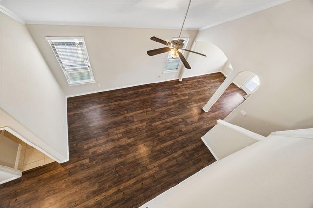 660 Oak Circle Drive E, Conroe, TX 77301