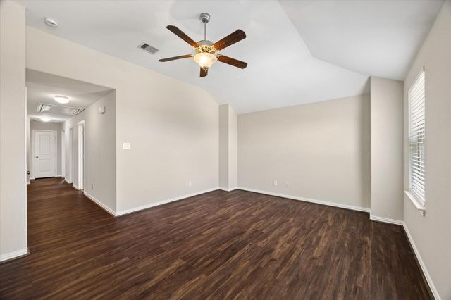 660 Oak Circle Drive E, Conroe, TX 77301