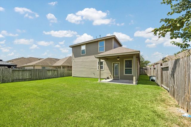660 Oak Circle Drive E, Conroe, TX 77301