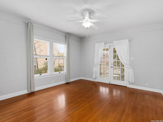 2141 W Magnolia Avenue, San Antonio, TX 78201