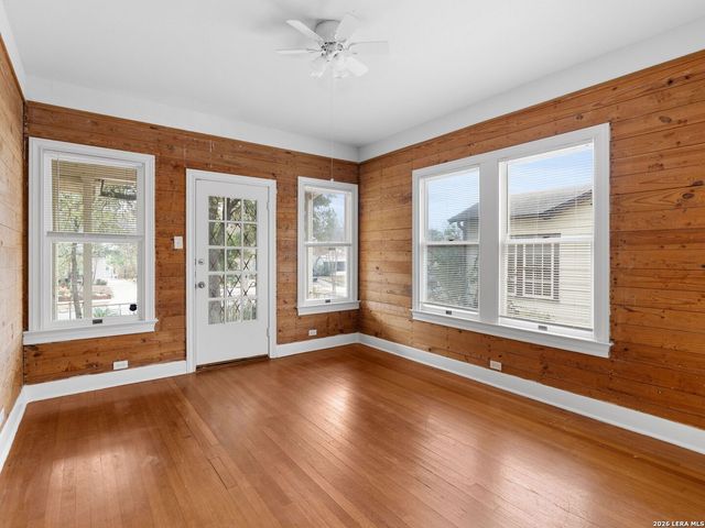 2141 W Magnolia Avenue, San Antonio, TX 78201