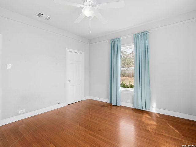 2141 W Magnolia Avenue, San Antonio, TX 78201